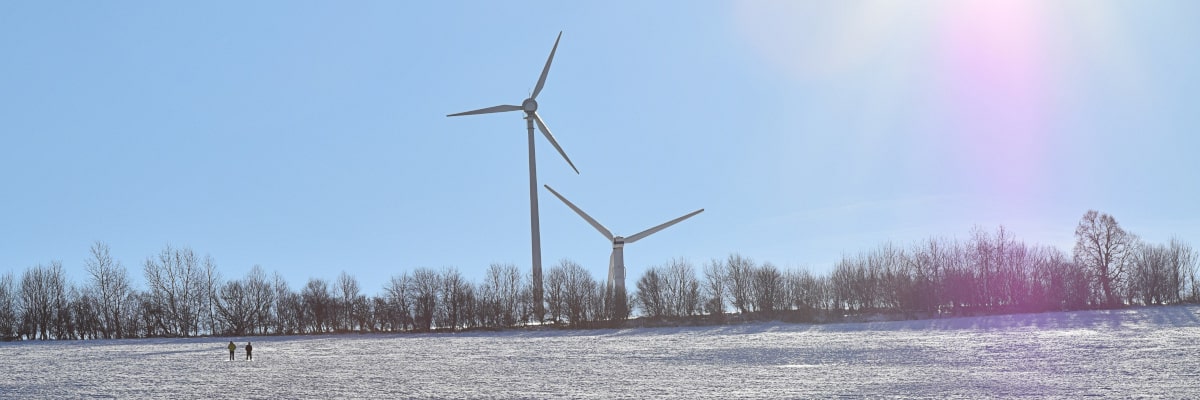 Windkraftanlage bei Großwaltersdorf im Winter